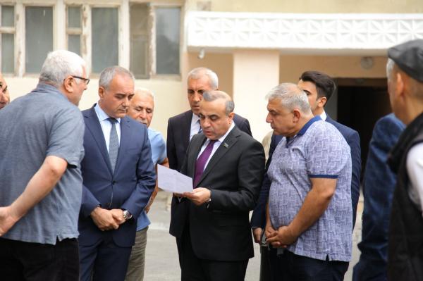 Seçicilərin qaldırdığı məsələ Azay Quliyev və Elxan Abdullayev tərəfindən nəzarətə götürüldü