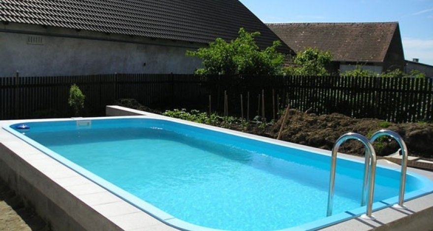 Девушка обнажилась перед парнем подруги и отомстила ей