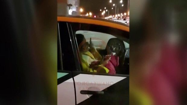 Резонансное видео в интернете: некоторые родители бездумно рискуют жизнями своих детей