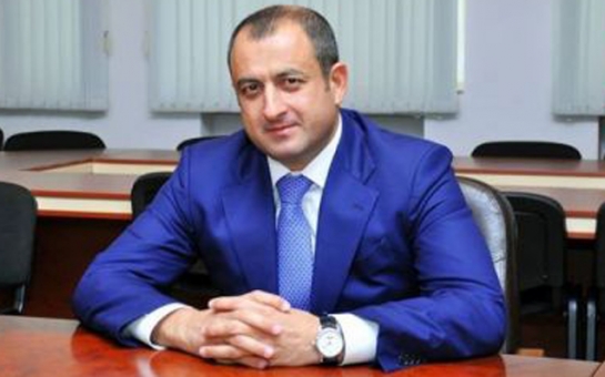 Oqtay Əsədov Adil Əliyevi təltif etdi - FOTO