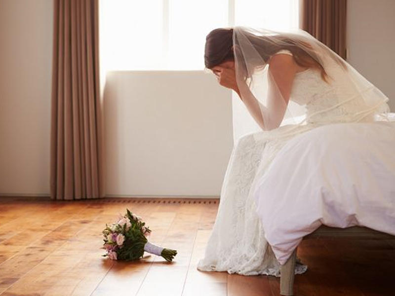 Gəlin bəyi atıb, toyun musiqiçisi ilə sevgili oldu - FOTO