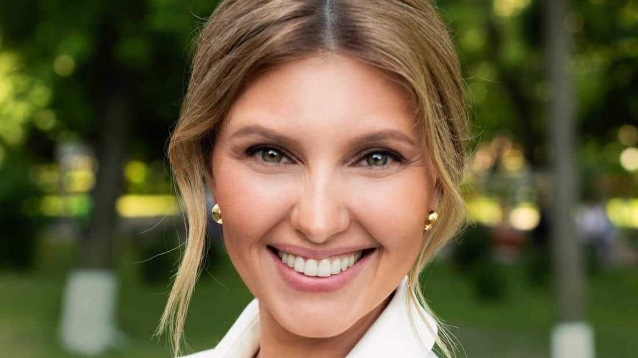 Супруга Зеленского пришла на обед первых леди в жилетке на голое тело - ФОТО