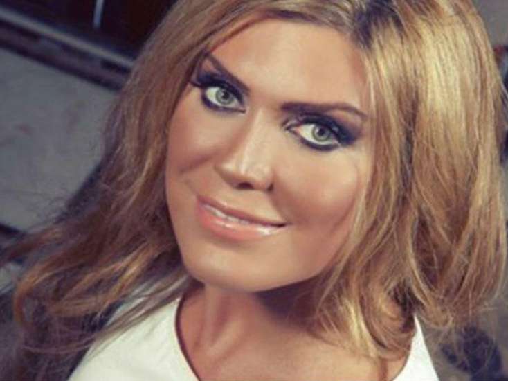 Xoşqədəm və qəzetlərin üstündə yatan Zaur - FOTO