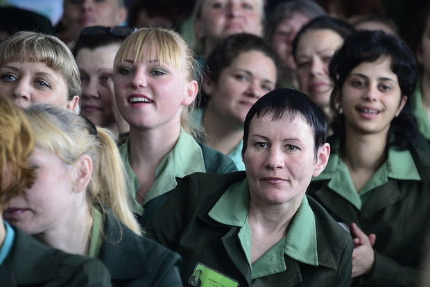 “Hamıdan gözəl mənəm” – Qadın koloniyasında gözəllik müsabiqəsi - VİDEO