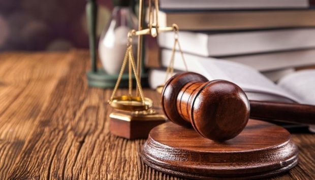 Rüşvətə görə həbsdə olan keçmiş icra məmuru yenidən məhkəmə qarşısında