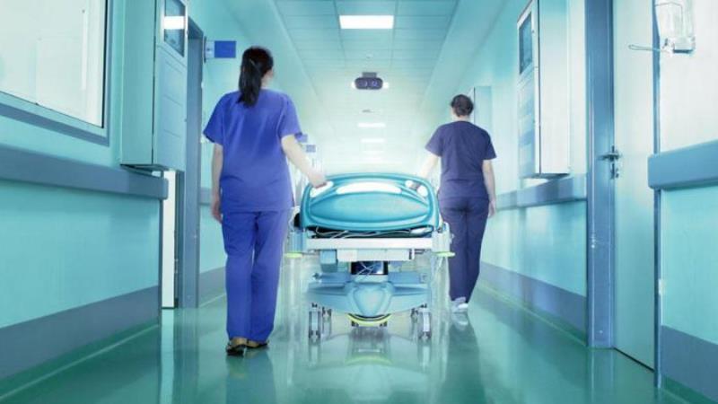 Bakıda döyülən vəzifəli şəxs xəstəxanada öldü