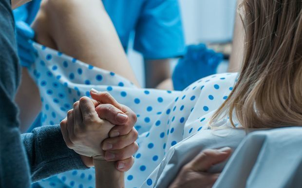 В Баку скончались роженица и ее ребенок