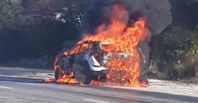 Hərəkətdə olan “Range Rover” belə kül oldu – ANBAAN GÖRÜNTÜ