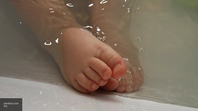 İnternatda uşaq qaynar suda yanaraq öldü