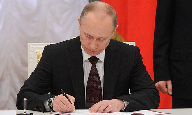 Putin Xəzər Konvensiyasının ratifikasiyası haqqında qanunu imzaladı