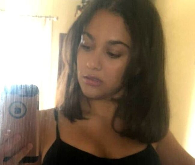 24 yaşlı qız bakirəliyini millət vəkilinə satdı - FOTO