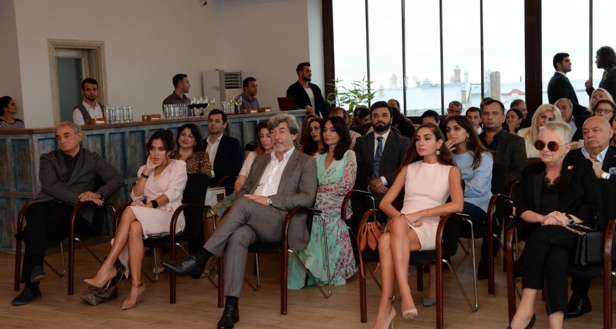 Картина побуждает совершать как можно больше добрых дел. Media.Az предcтавила фильм Лейлы Алиевой - (ВИДЕО)