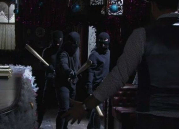 Sui-qəsddə qadın corabları: Lənkəran polisi çobanı döyən kişiləri axtarır