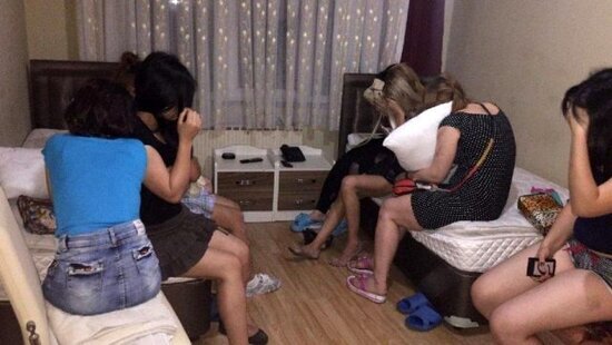 Polis Aytənin əxlaqsızlıq yuvasına basqın etdi: Şok görüntülər - VİDEO