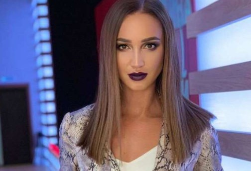 Müğənnidən sinəsini ələ salanlara cavab — Balacadır? Sizə nə? - FOTO