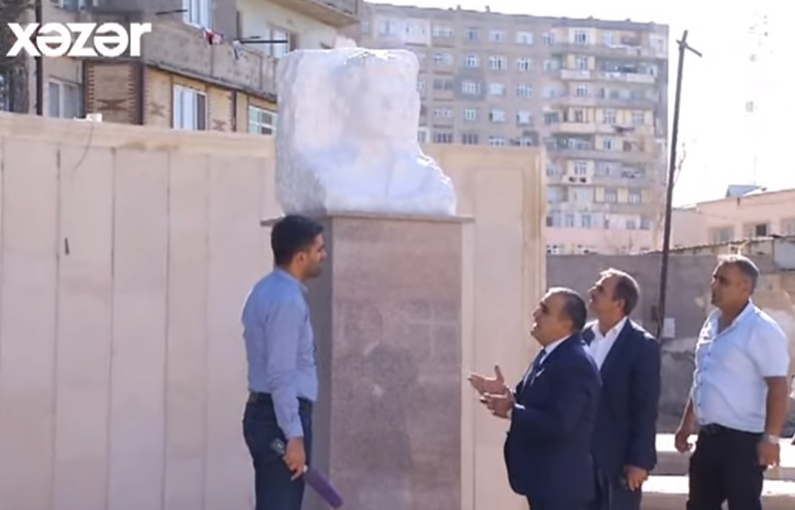 Mikayıl Müşfiqin büstü yeni formada - VİDEO