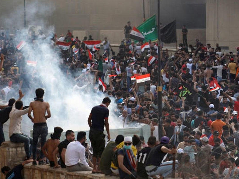 İraqda etirazlar: 16 ölü, 650 yaralı