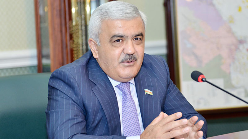 Rövnəq Abdullayev: 