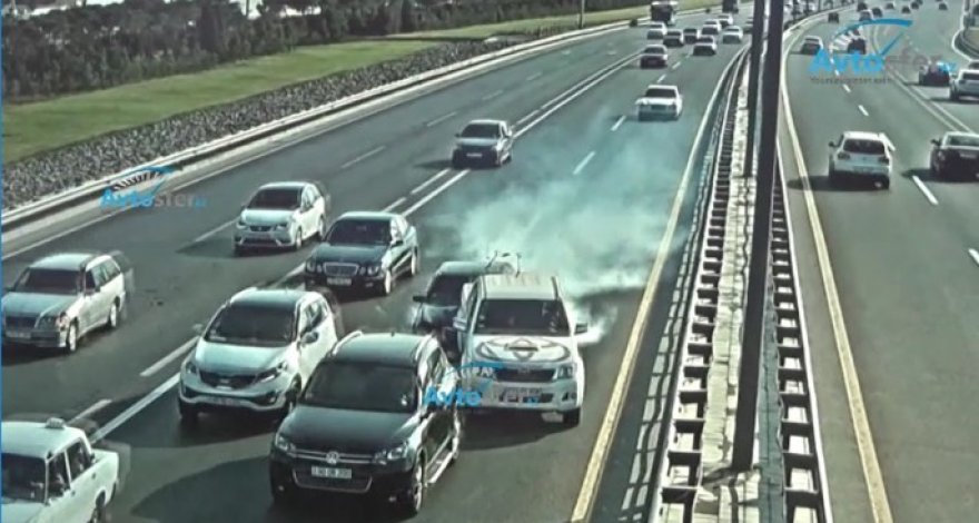 Опубликовано видео жуткой аварии на дороге, ведущей в аэропорт - ВИДЕО