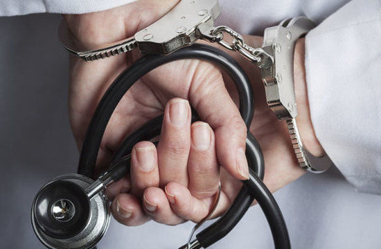 Bakıda 18 ildən sonra doğulan uşağı öldürən həkimə cəza verildi