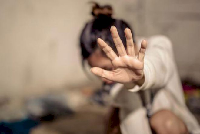 Bakıda qadını bıçaqladılar