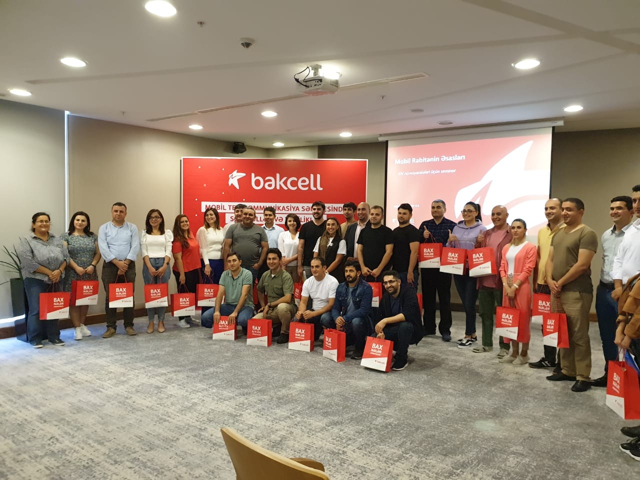 Bakcell öz ənənəsinə sadiq qalaraq jurnalistlər üçün növbəti təlim təşkil edib (FOTO)