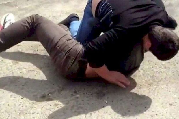 Bakıda avtomobil sürücüsü sərnişini döyüb pulunu mənimsədi