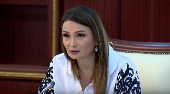 Qənirə Paşayeva Əli Əsədovu statusla təbrik etdi