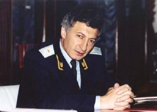 Generalın sirli ölümü: onun cibindən nə tapılmışdı? - VİDEO