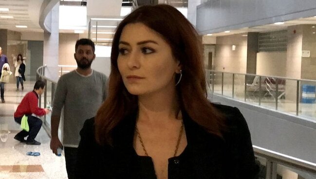 Məşhur aktrisa hakim qarşısında - FOTO