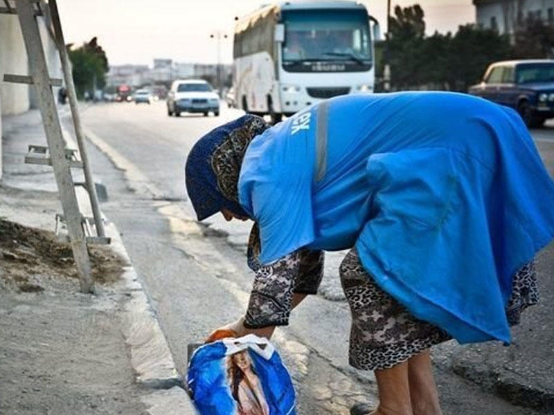 Bakıda daha bir süpürgəçini maşın vurdu