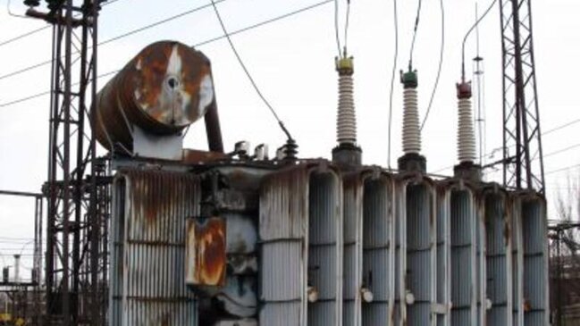 Bakıda DƏHŞƏT - 9 yaşlı uşaq küçədə transformatora girib yandı