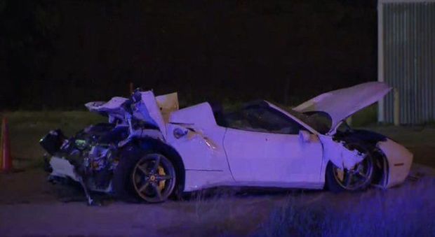 Dünya çempionu dəhşətli qəzadan sağ çıxdı - Anbaan video