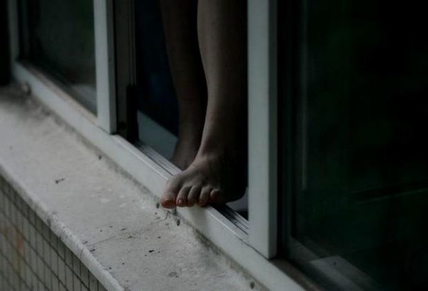 Спасатели отговорили жителя столицы от самоубийства