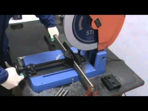 Bakıda orta məktəbdə dəmirkəsən mişar ustanın sifətini kəsdi