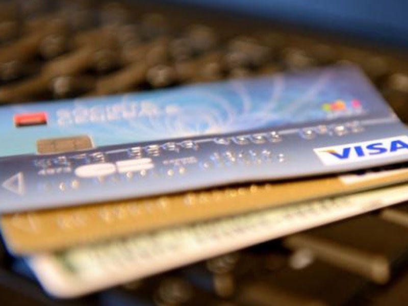 İngiltərədə xalis qızıldan bank kartları hazırlandı