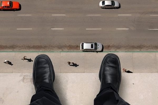 В Баку предотвращена попытка самоубийства