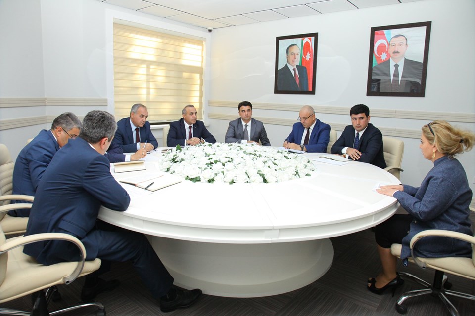 Azay Quliyev seçicilərini qəbul edib
