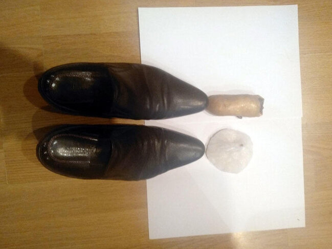 İrandan Azərbaycana ayaqqabısında narkotik keçirmək istədi, tutuldu