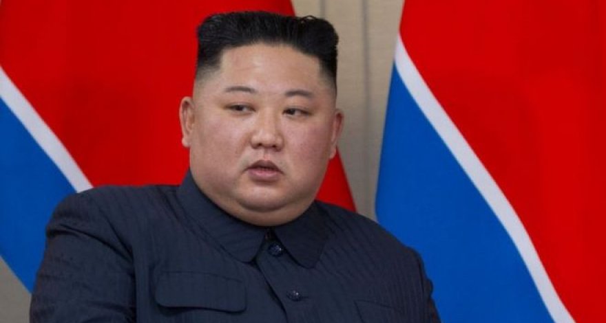 Ким Чен Ын на белом коне поднялся на вершину священной горы Пэктусан - ФОТО