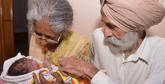 75 yaşlı qadın 80 yaşlı ərindən uşaq doğdu