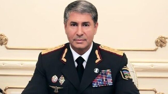 Vilayət Eyvazov generalı təqaüdə göndərdi