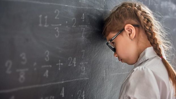 Министр: Четыре тысячи школьников остались на второй год