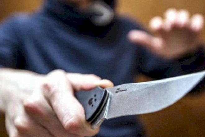 Azərbaycanda oğul anasını bıçaqladı