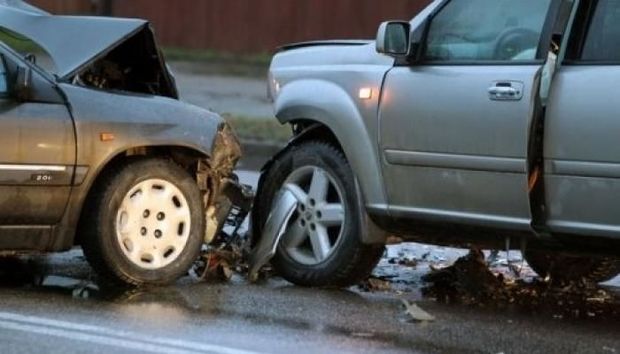 Bakıda ağır qəza: ata və oğlu yaralandı