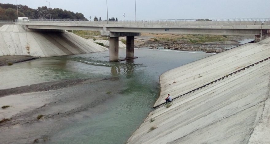 Велосипедист утонул после столкновения с автомобилем