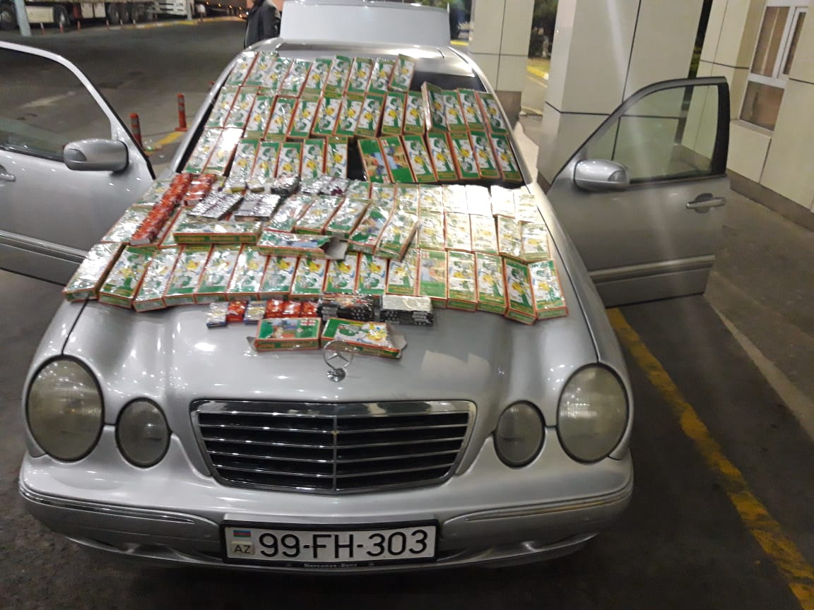 Avtomobildə gizlədilən papiroslar aşkarlandı