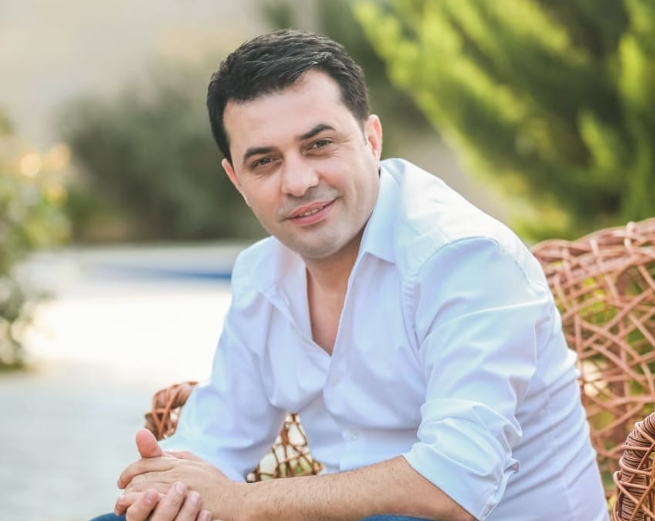 İki dəfə boşanan Rəvanın BÖYÜK QIZI - Gözəlliyi ilə təəccübləndirdi - FOTO