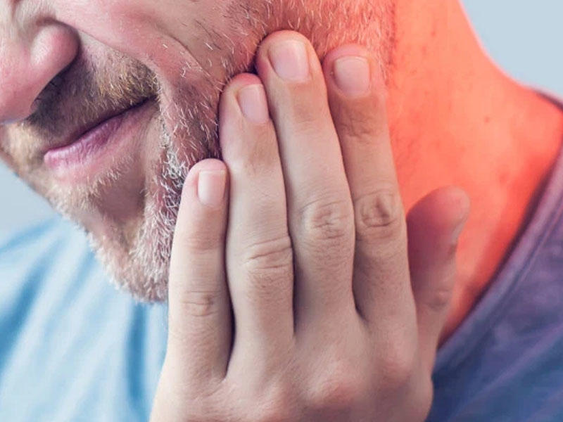 Diş ağrılarından bezən kişi özünü asdı