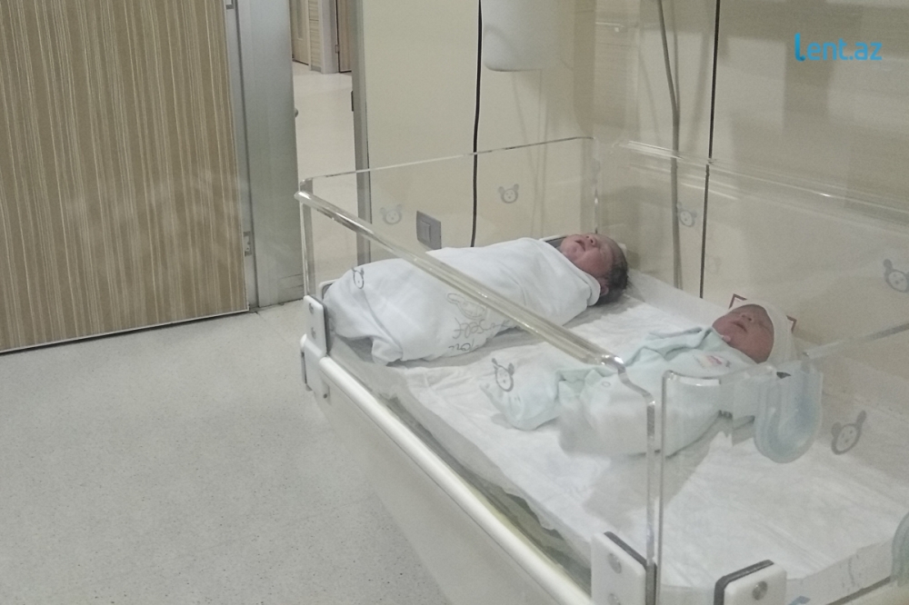 Bakıda 64 yaşlı qadın əkiz anası oldu